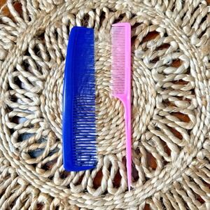 Lot of 2‎ vintage combs